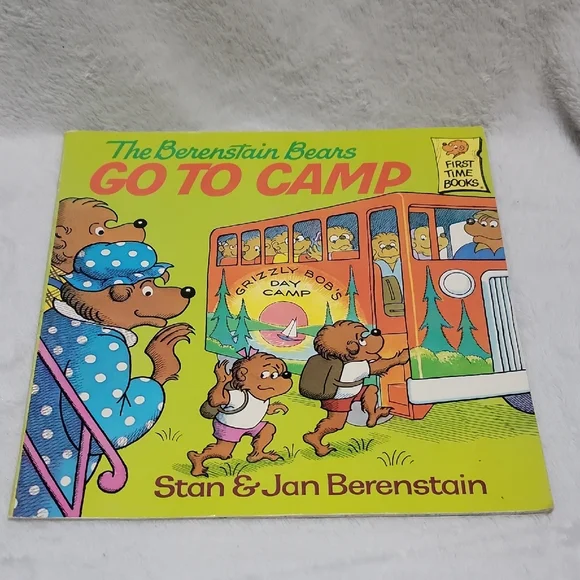 The Berenstain Bears Go To Camp - Picture 1 of 4